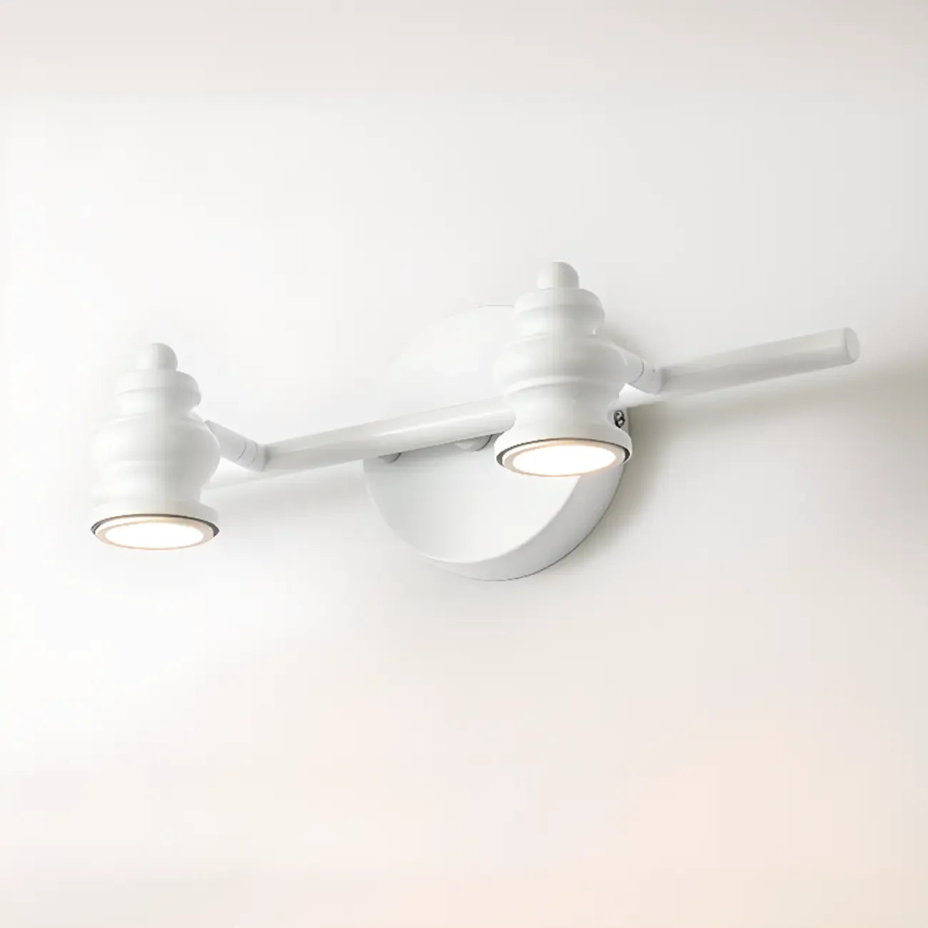 Grand luminaire mural droit en métal à 4 lumières pour salle de bain
