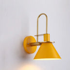 Applique murale moderne conique à une lumière pour salle de bain avec abat-jour en fer