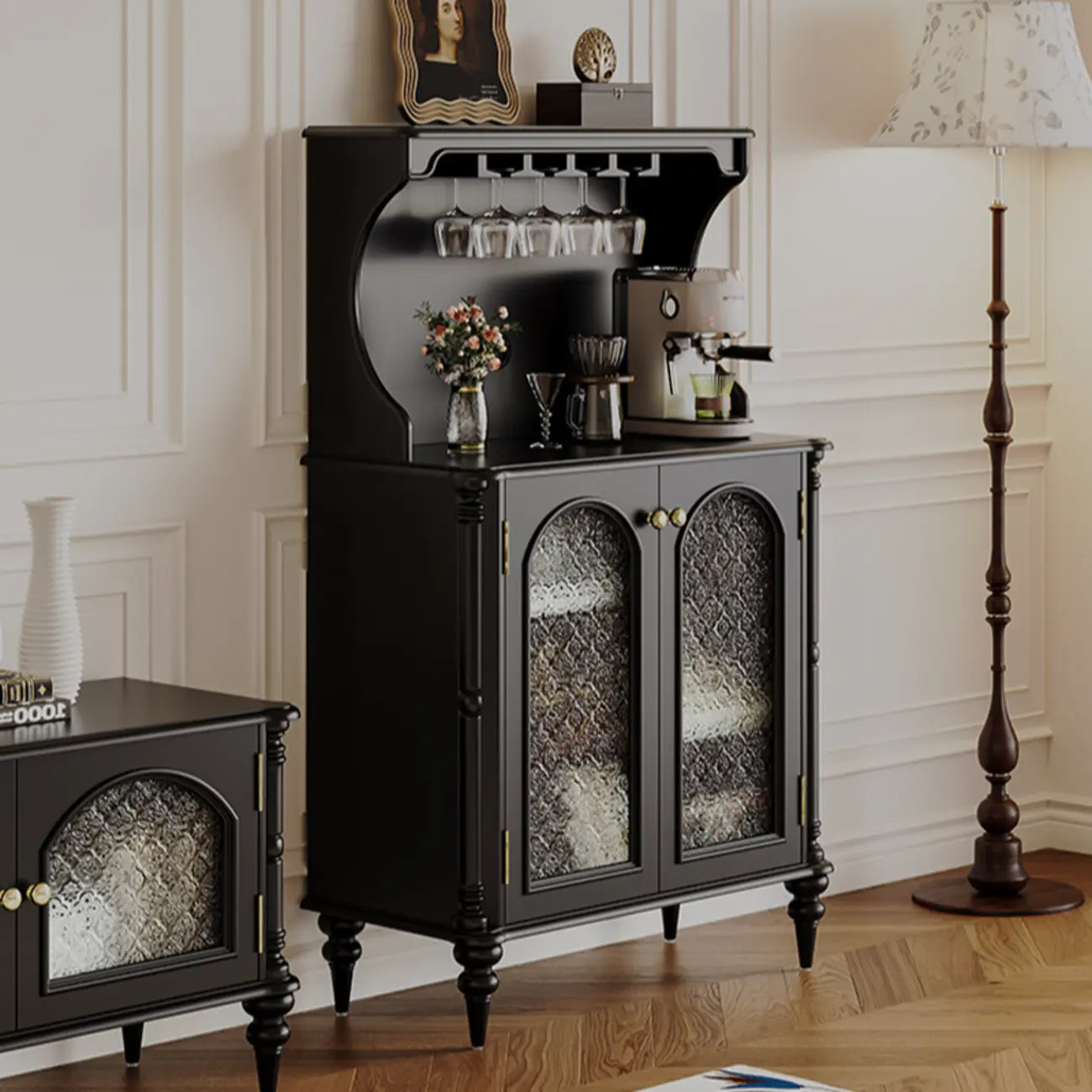 vaisselier avec comptoir en bois noir et rangements