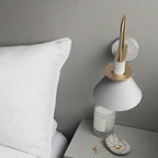 Applique murale moderne conique à une lumière pour salle de bain avec abat-jour en fer