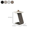 Table d'appoint ronde en marbre avec base en métal noir et forme en C, idéale pour un canapé.