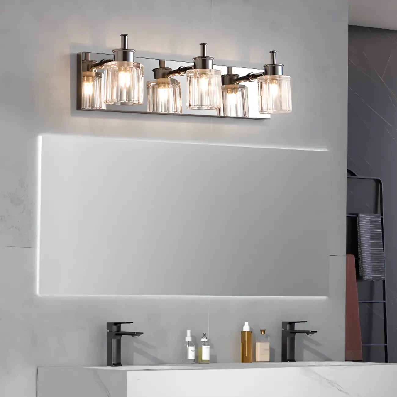 Applique da bagno vintage a 4 luci con paralume in nichel spazzolato