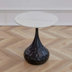 Table d'appoint ronde en marbre avec piédestal en métal pour salon