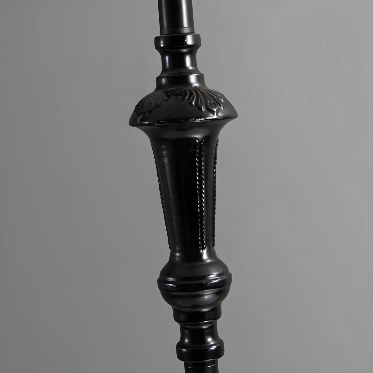 Lampadaire élégant et traditionnel avec abat-jour en tissu géométrique pour salon