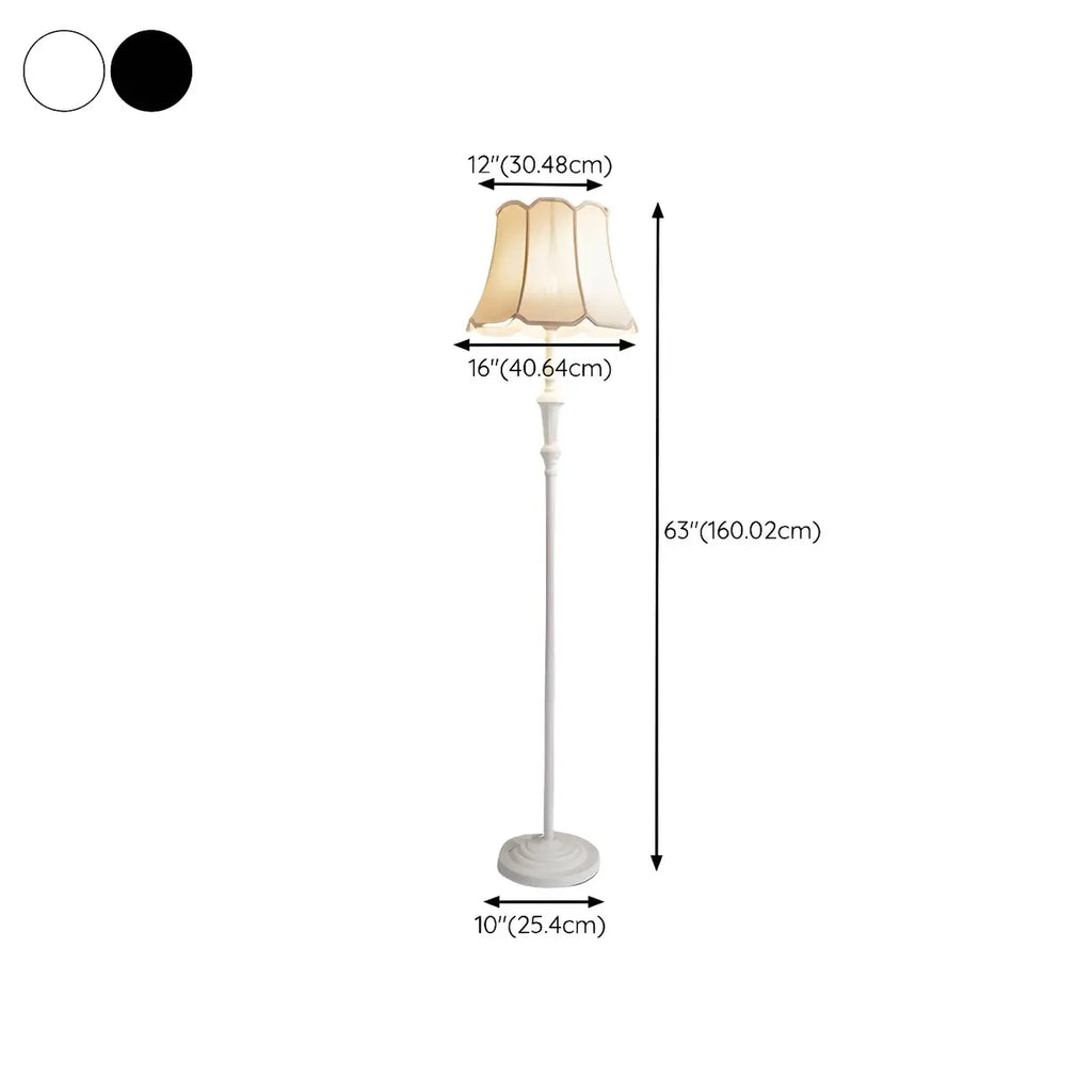 Lampadaire élégant et traditionnel avec abat-jour en tissu géométrique pour salon