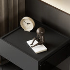 Table de chevet moderne en bois noir avec pieds en verre et tiroir de rangement