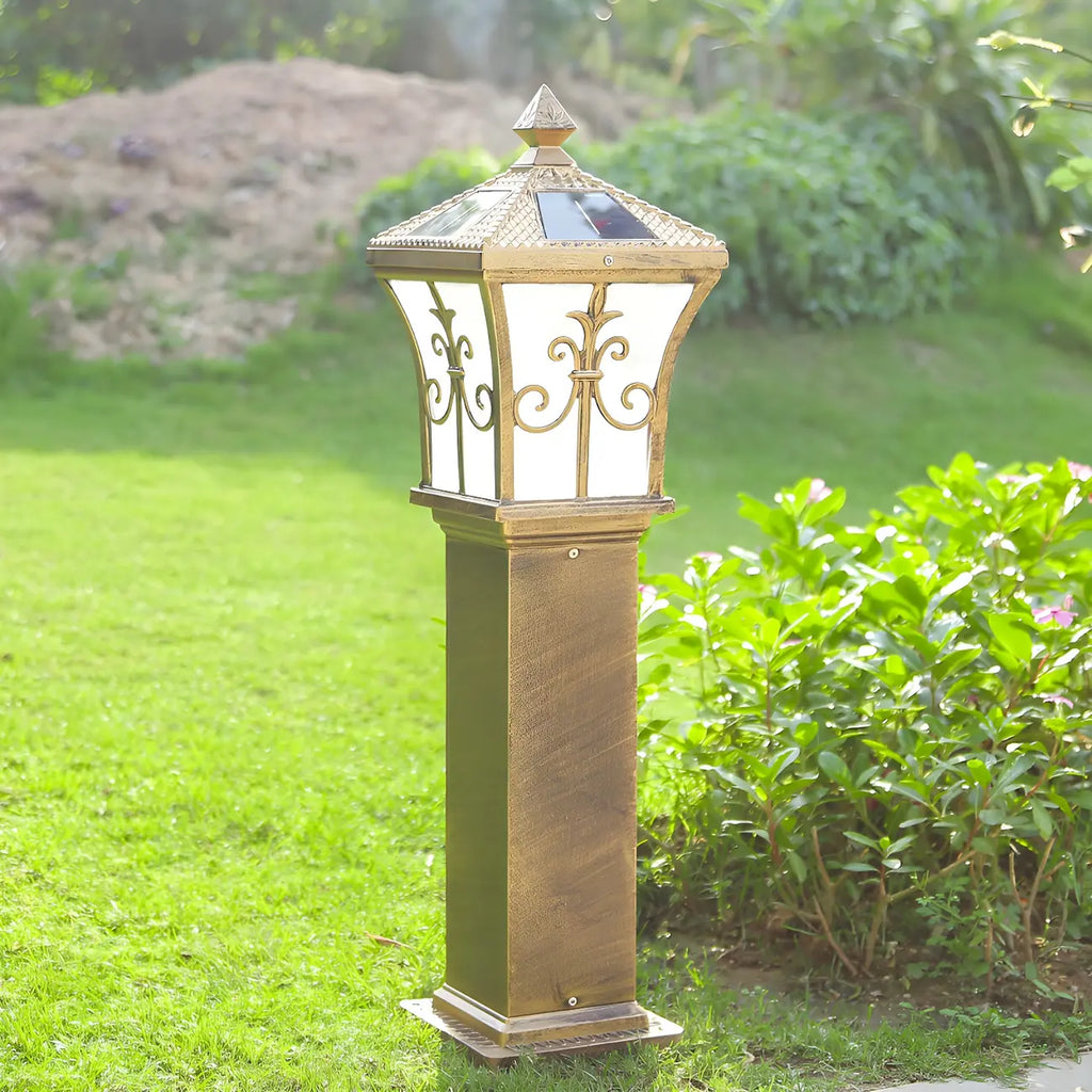 Borne lumineuse LED rustique en métal doré pour allée de cour