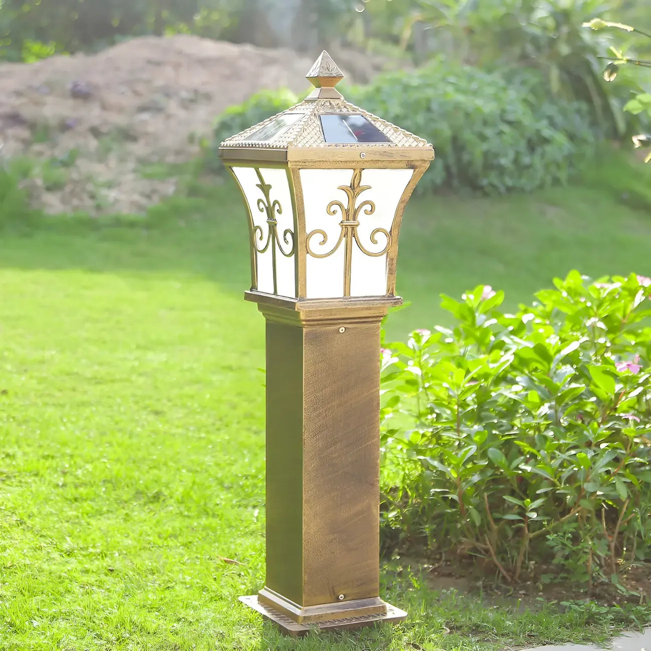 Borne lumineuse LED rustique en métal doré pour allée de cour