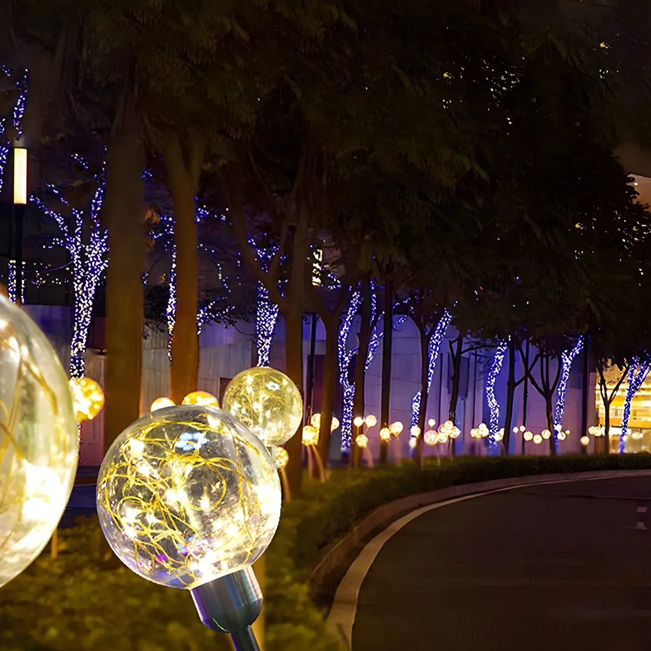 Boule lumineuse LED en fil de cuivre jaune pour la décoration de chemin extérieur