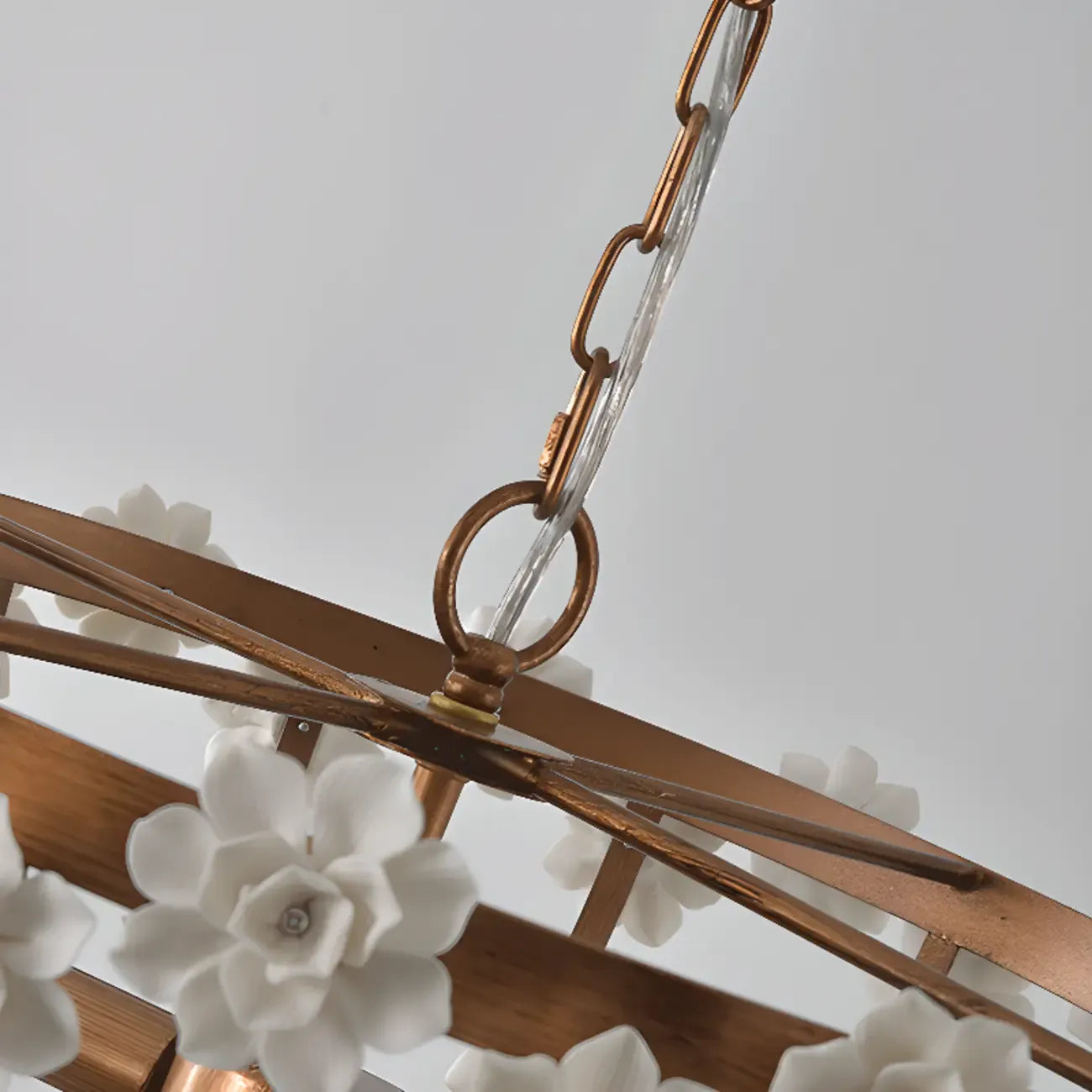 Lustre moderne en céramique en forme de dôme pour une salle à manger élégante