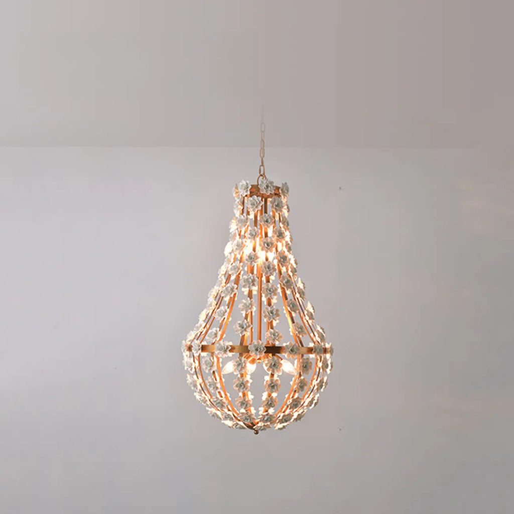 Lustre moderne en céramique en forme de dôme pour une salle à manger élégante