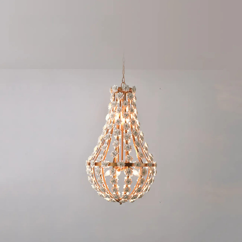 Lustre moderne en céramique en forme de dôme pour une salle à manger élégante