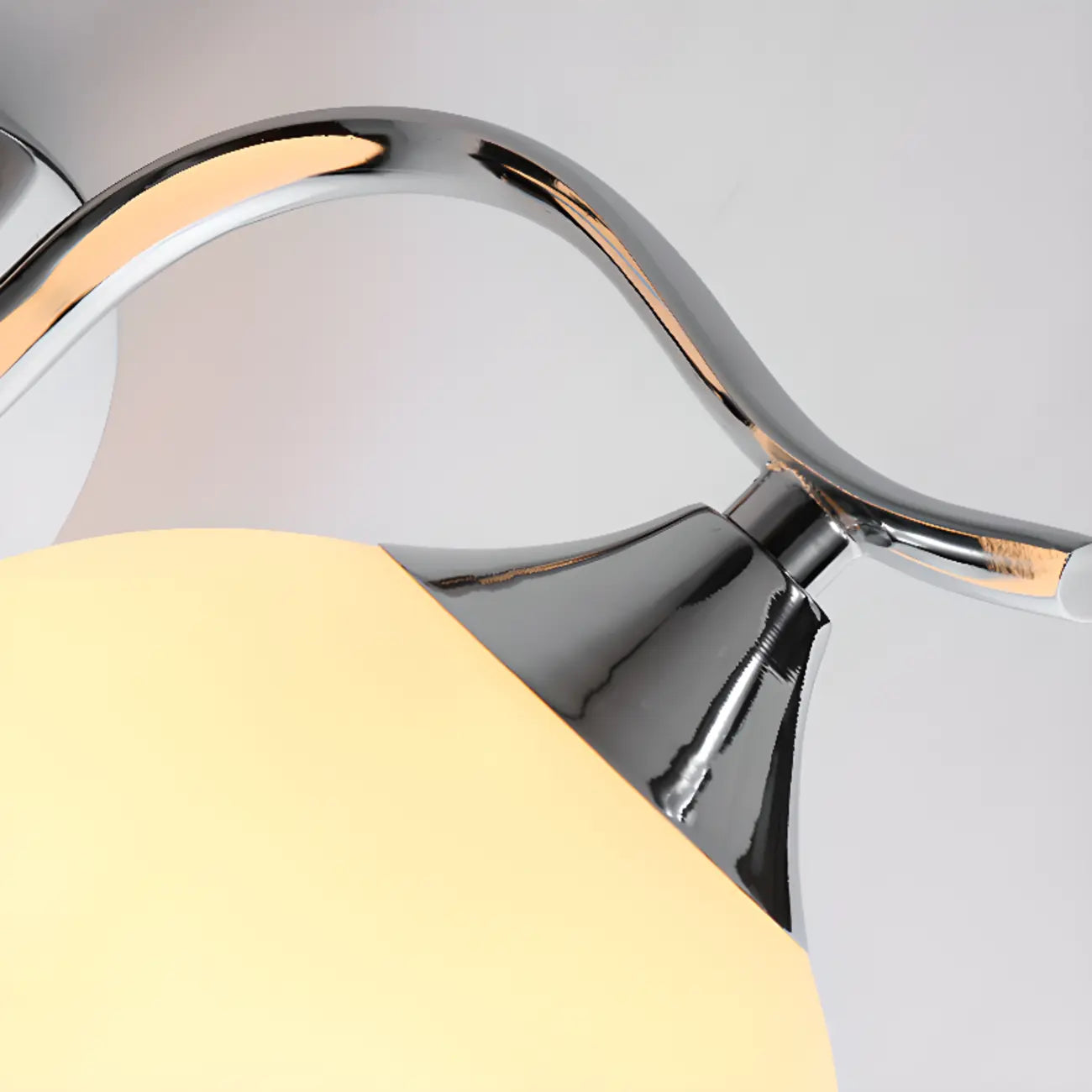 Applique murale moderne Globe pour salle de bain avec finition chromée