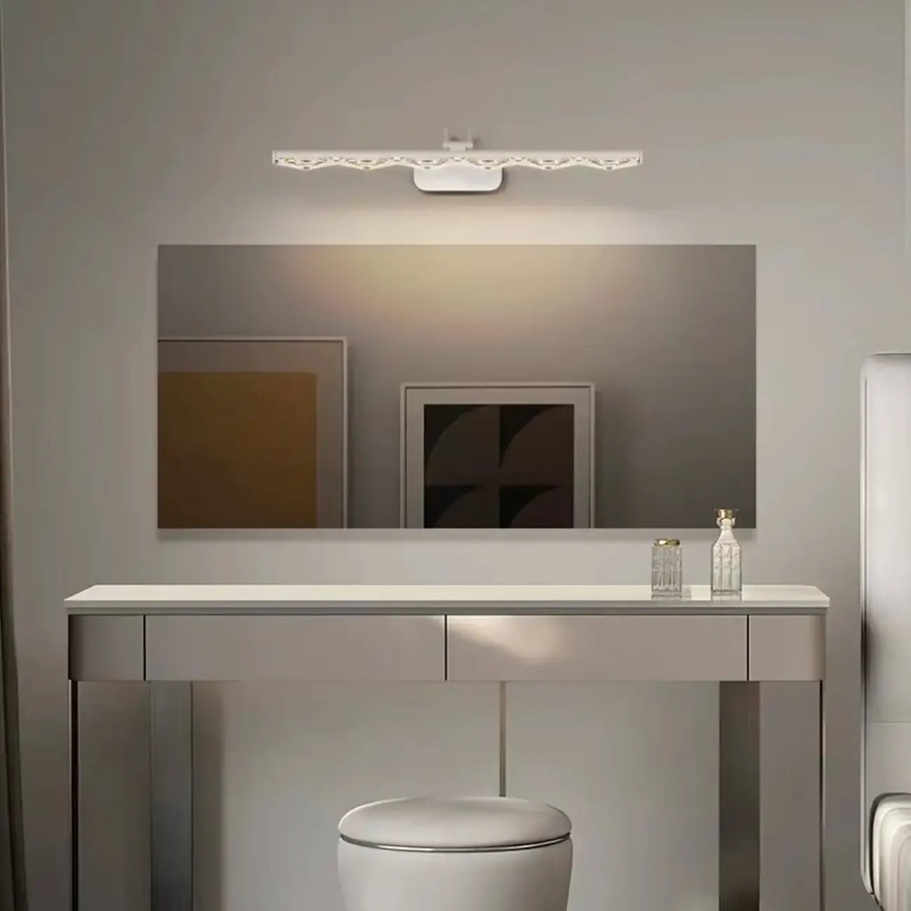 Applique murale LED linéaire moderne au-dessus du miroir de salle de bain