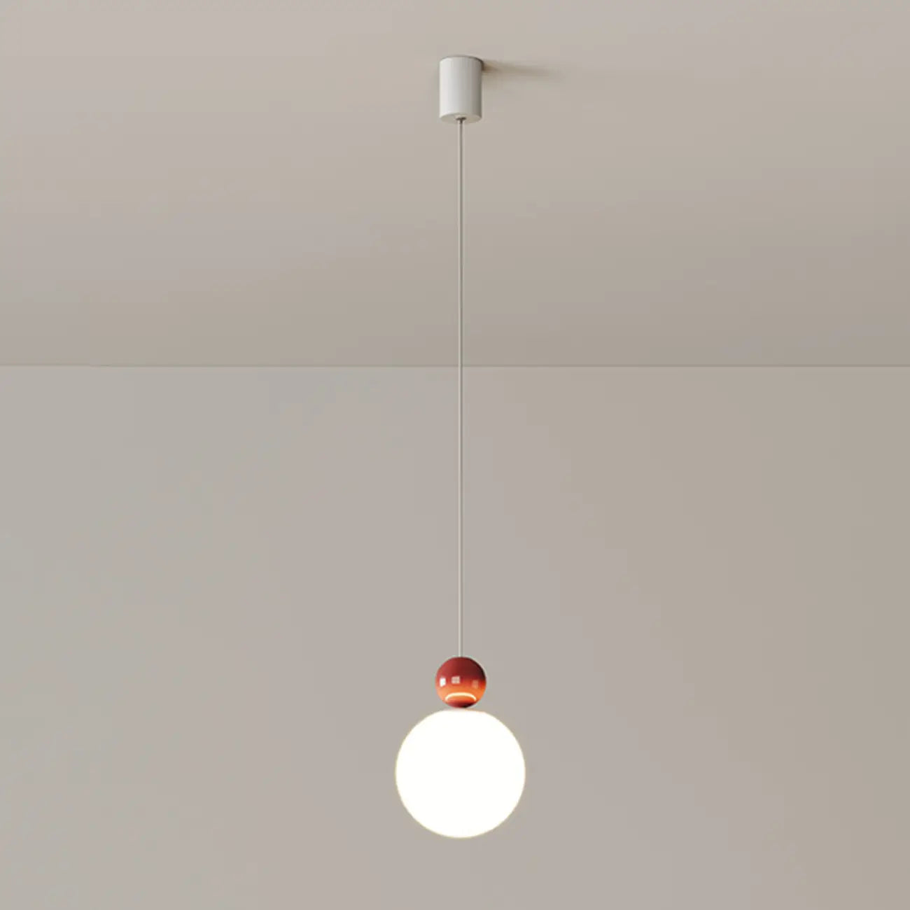 Suspension ronde design en forme de lune avec détails perlés pour la décoration intérieure
