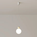 Suspension ronde design en forme de lune avec détails perlés pour la décoration intérieure