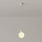 Suspension ronde design en forme de lune avec détails perlés pour la décoration intérieure