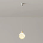 Suspension ronde design en forme de lune avec détails perlés pour la décoration intérieure