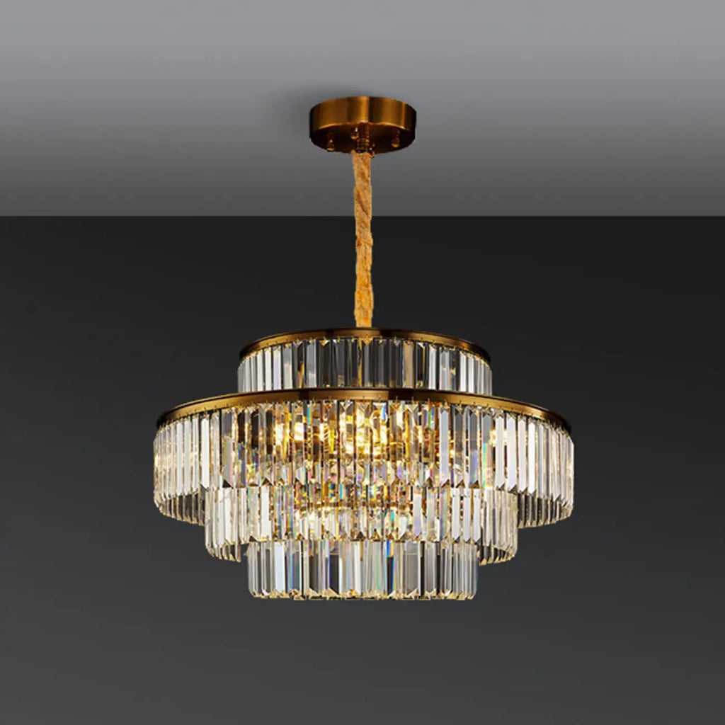 Lustre luxueux en cristal doré à plusieurs niveaux