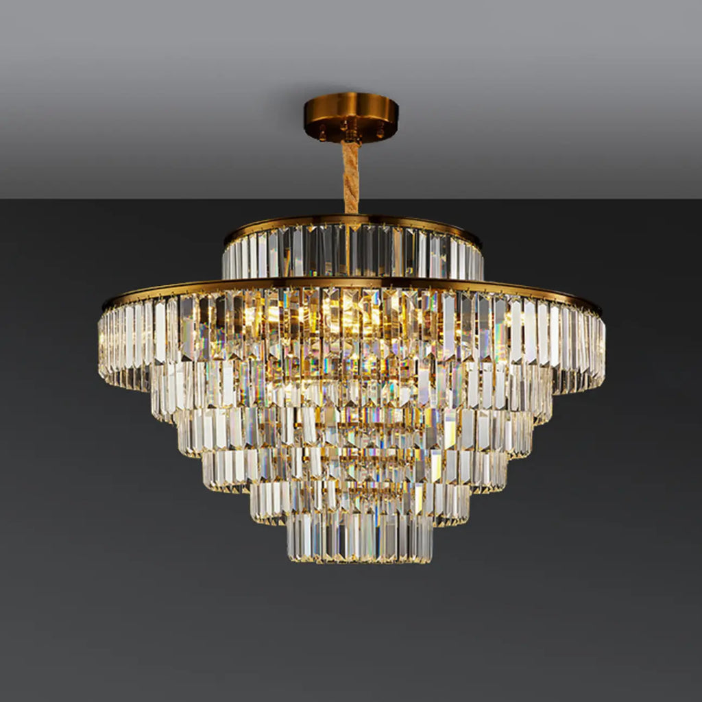 Lustre luxueux en cristal doré à plusieurs niveaux