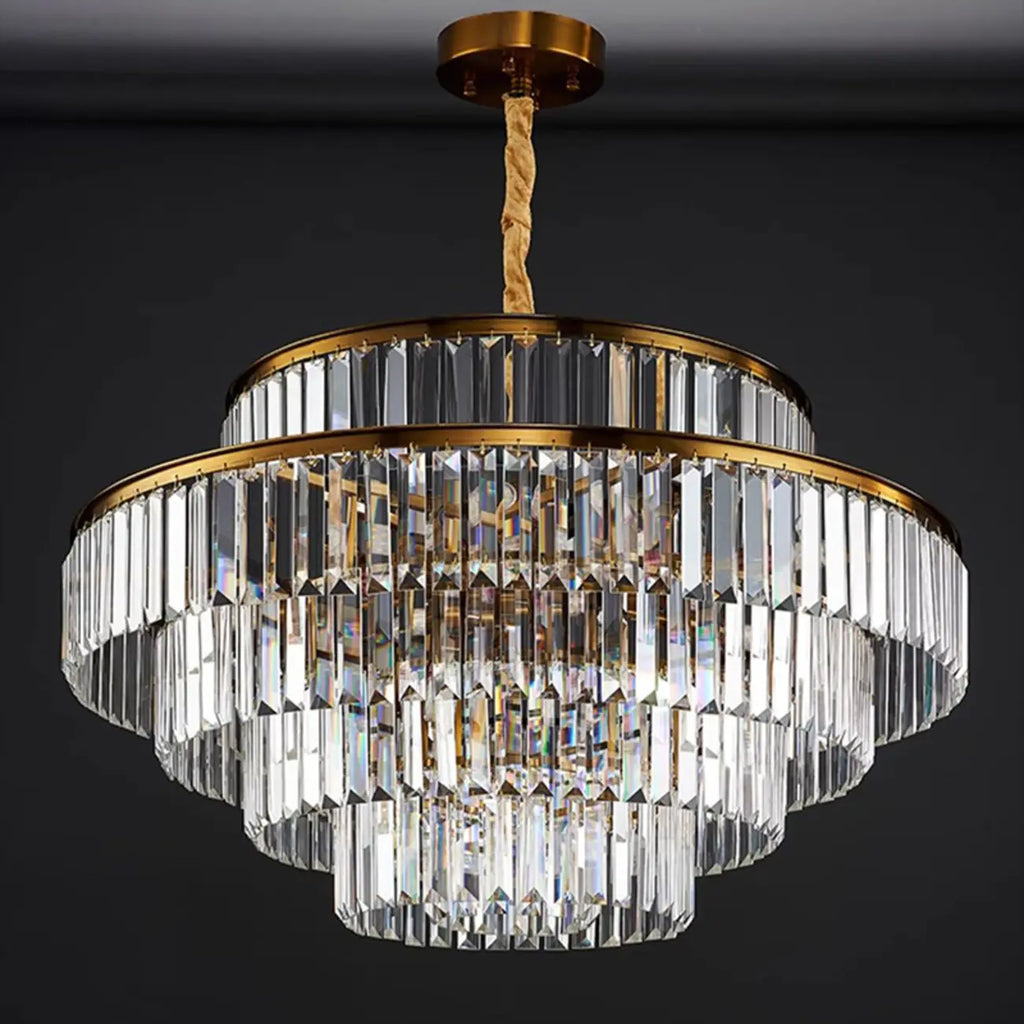 Lustre luxueux en cristal doré à plusieurs niveaux