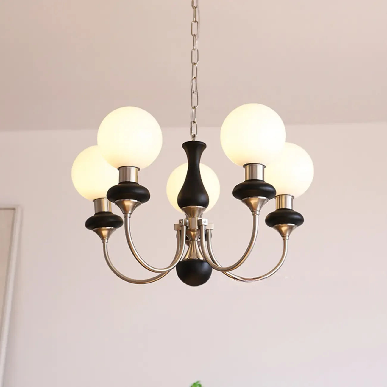 Lampadario moderno a sfera verde regolabile