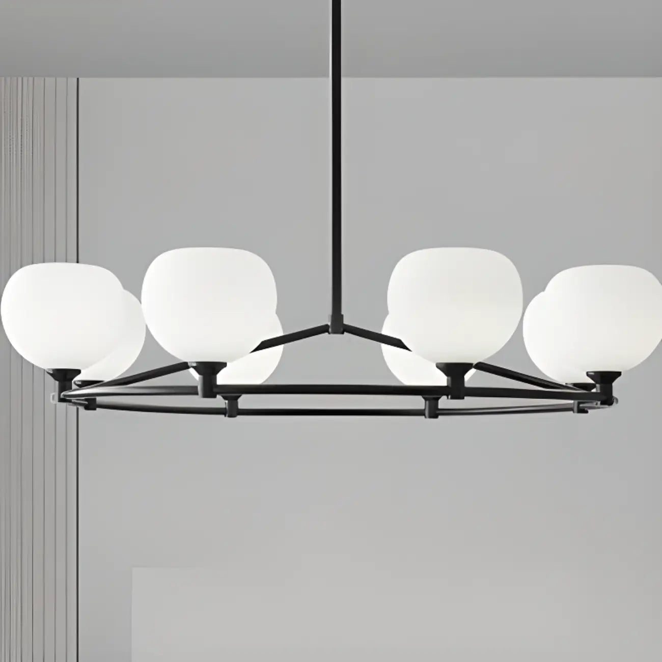 Lustre minimaliste en verre blanc et métal noir