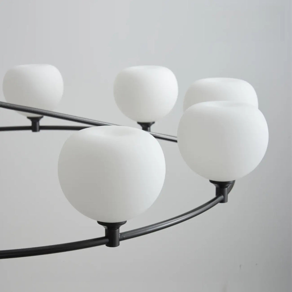 Lustre minimaliste en verre blanc et métal noir