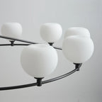 Lustre minimaliste en verre blanc et métal noir