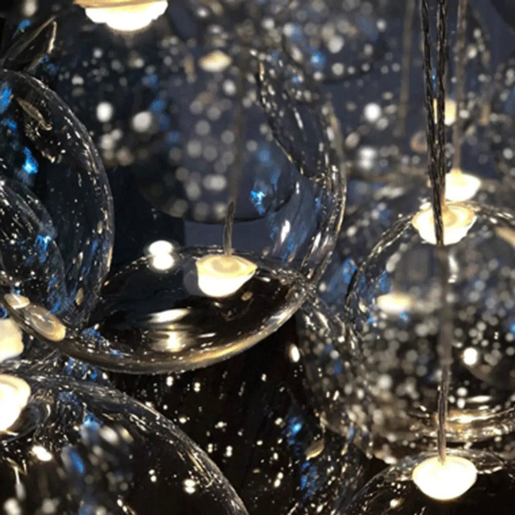 Lampadario a 3 luci con mini sfere in vetro a LED dal design moderno