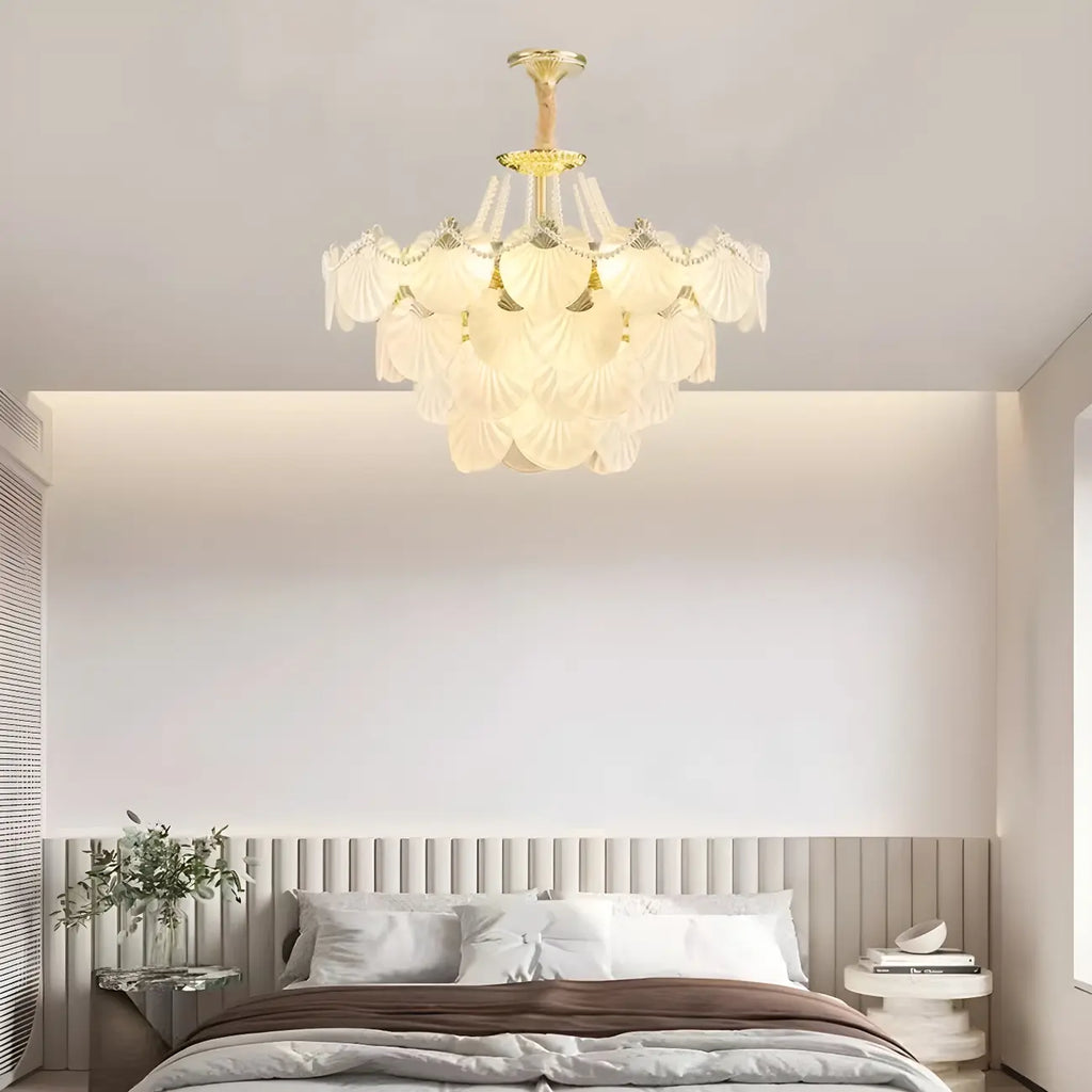 Lustre moderne de luxe à plusieurs niveaux en forme de coquillage avec verre dépoli