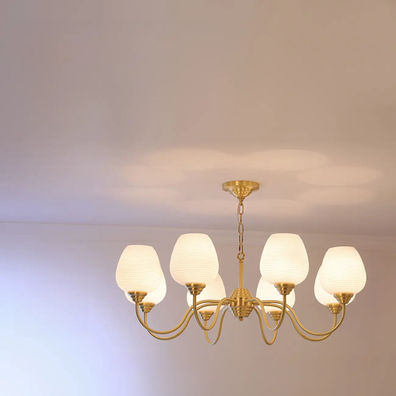 Lampadario in Ottone Dorato Vintage a 8 Luci con Lunghezza Regolabile