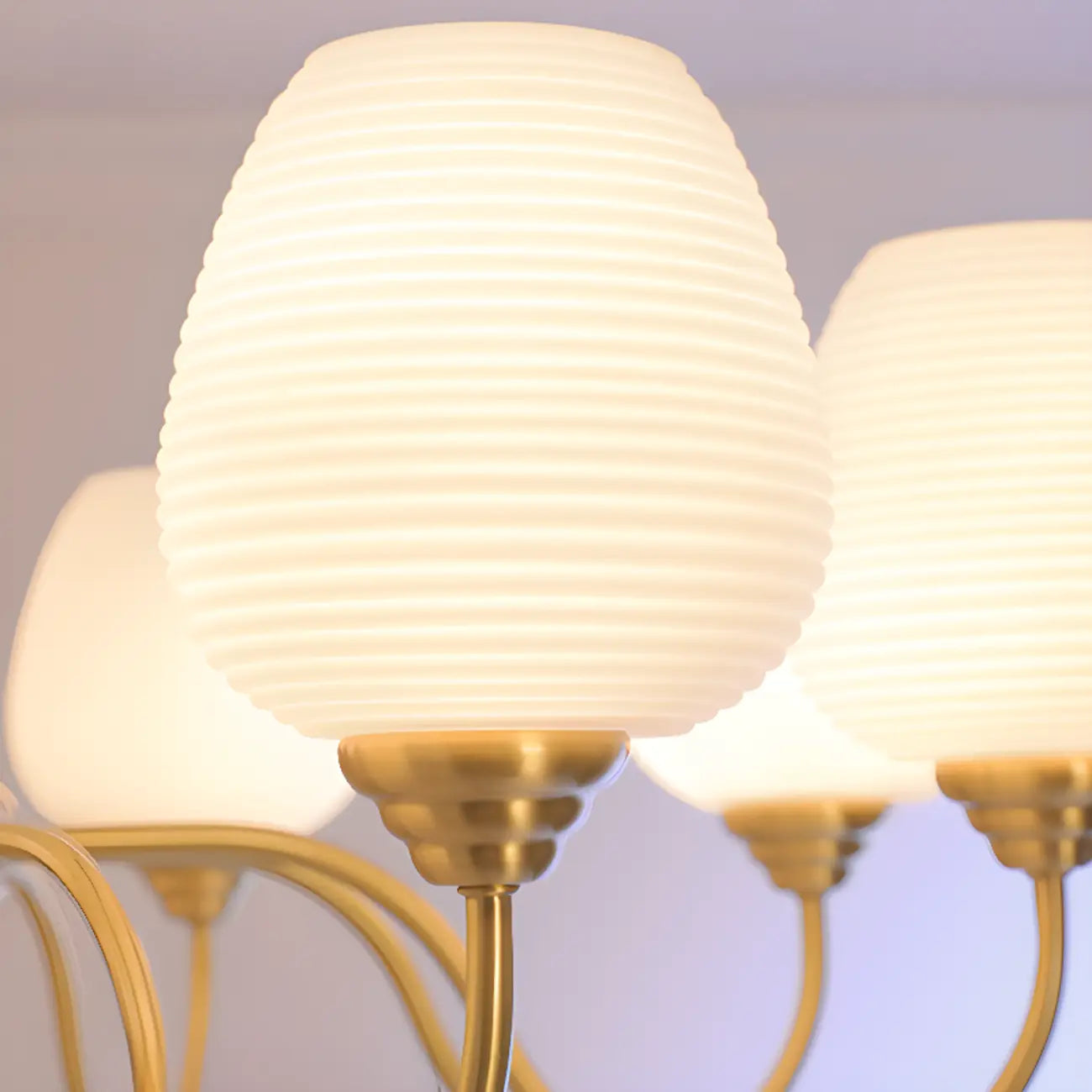 Lustre vintage en laiton doré à 8 lumières, longueur de suspension réglable
