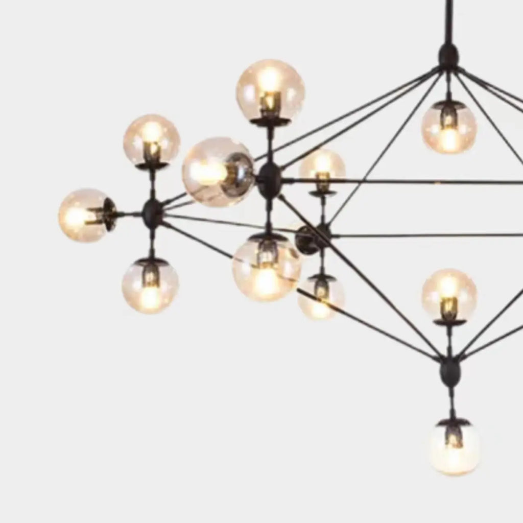 Lustre industriel noir à globe avec abat-jour en verre cognac