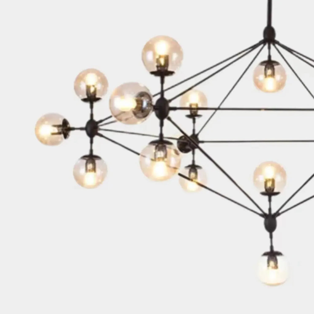 Lustre industriel noir à globe avec abat-jour en verre cognac