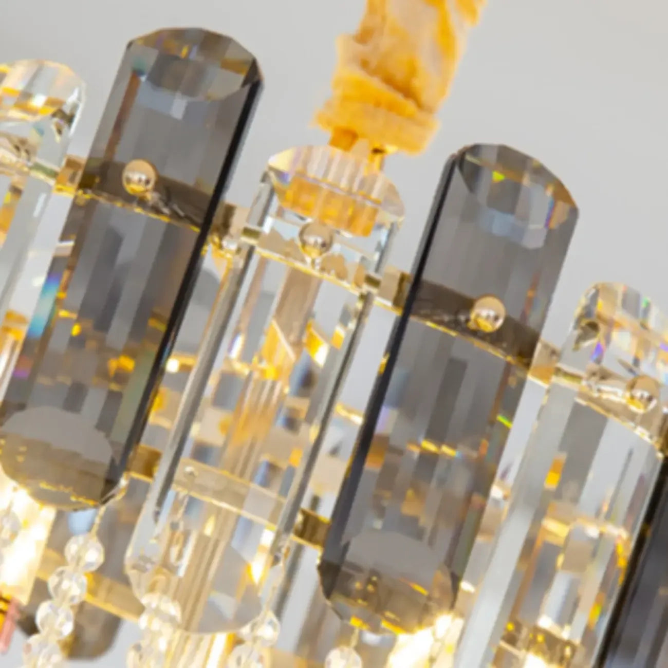 Lustre luxueux en cristal doré à long cascade