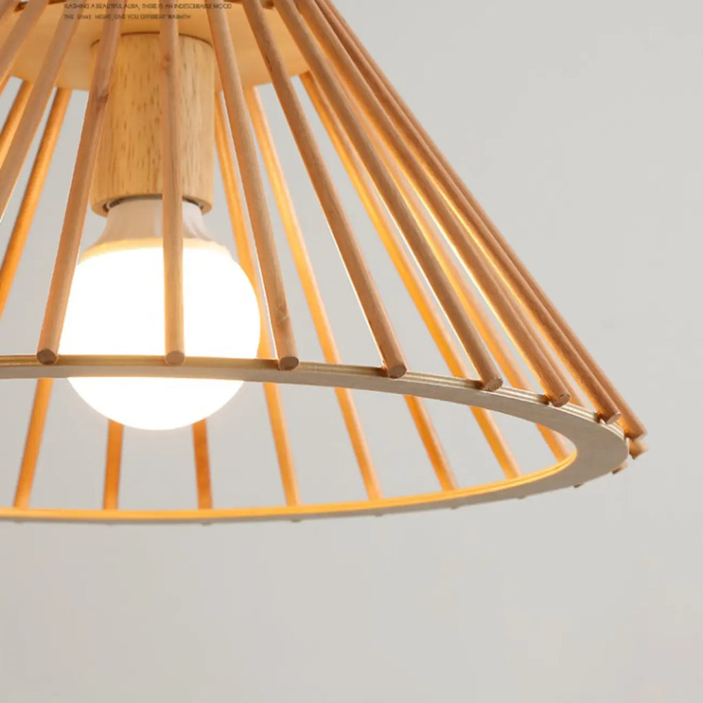 2 Lampade a sospensione poligonali in legno naturale chiaro per la cucina