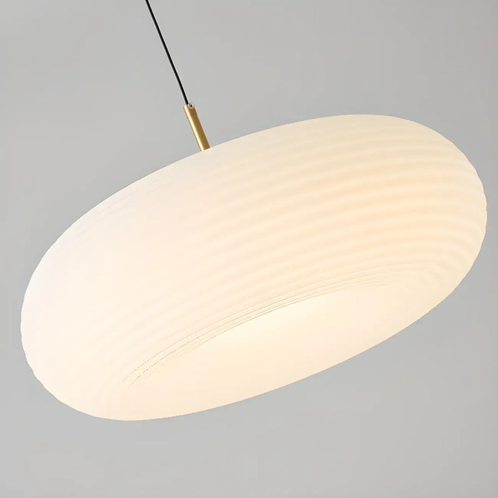 Suspension LED en forme de galet en acrylique crème pour salon