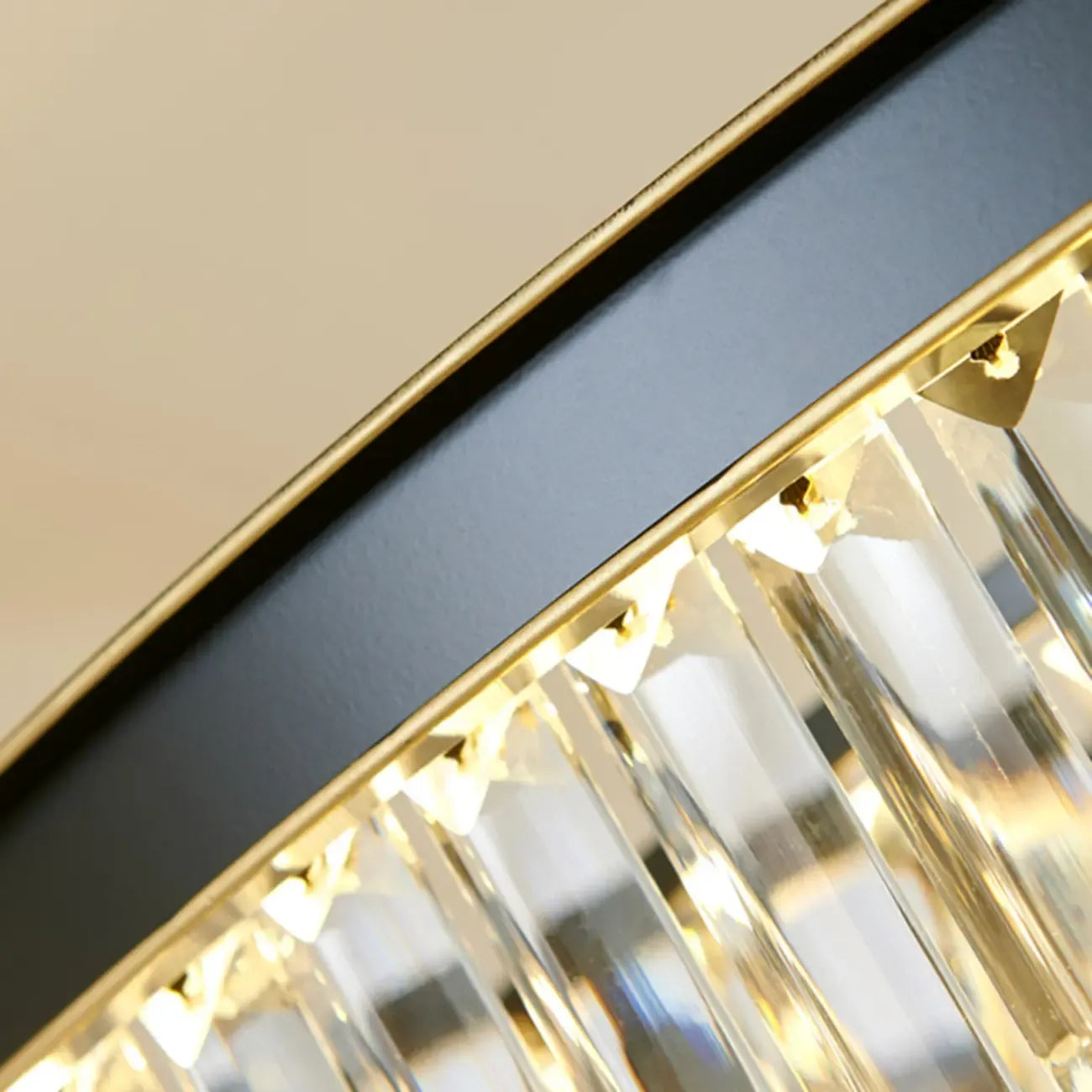 Lampadario moderno nero rotondo regolabile in cristallo