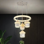 Lustre moderne à 4 lumières LED au design unique.