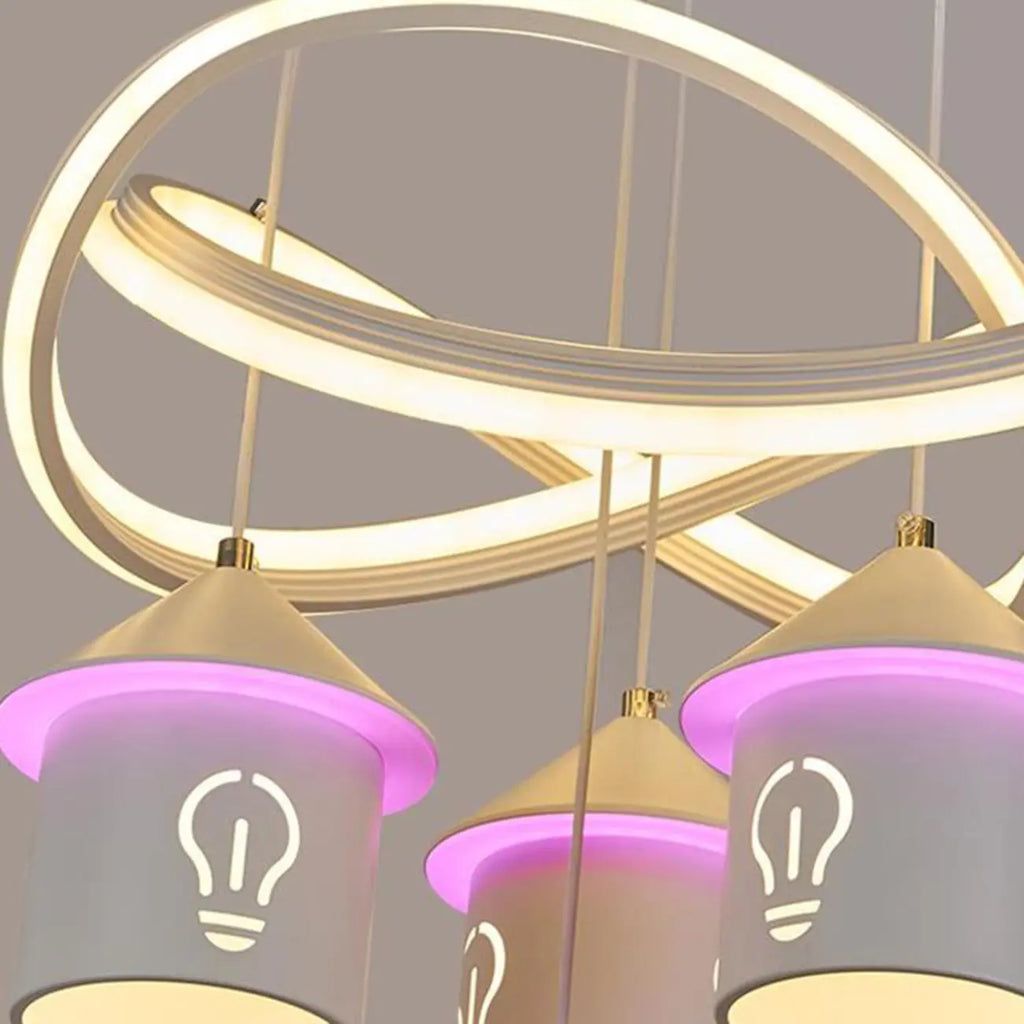Lustre moderne à 4 lumières LED au design unique.