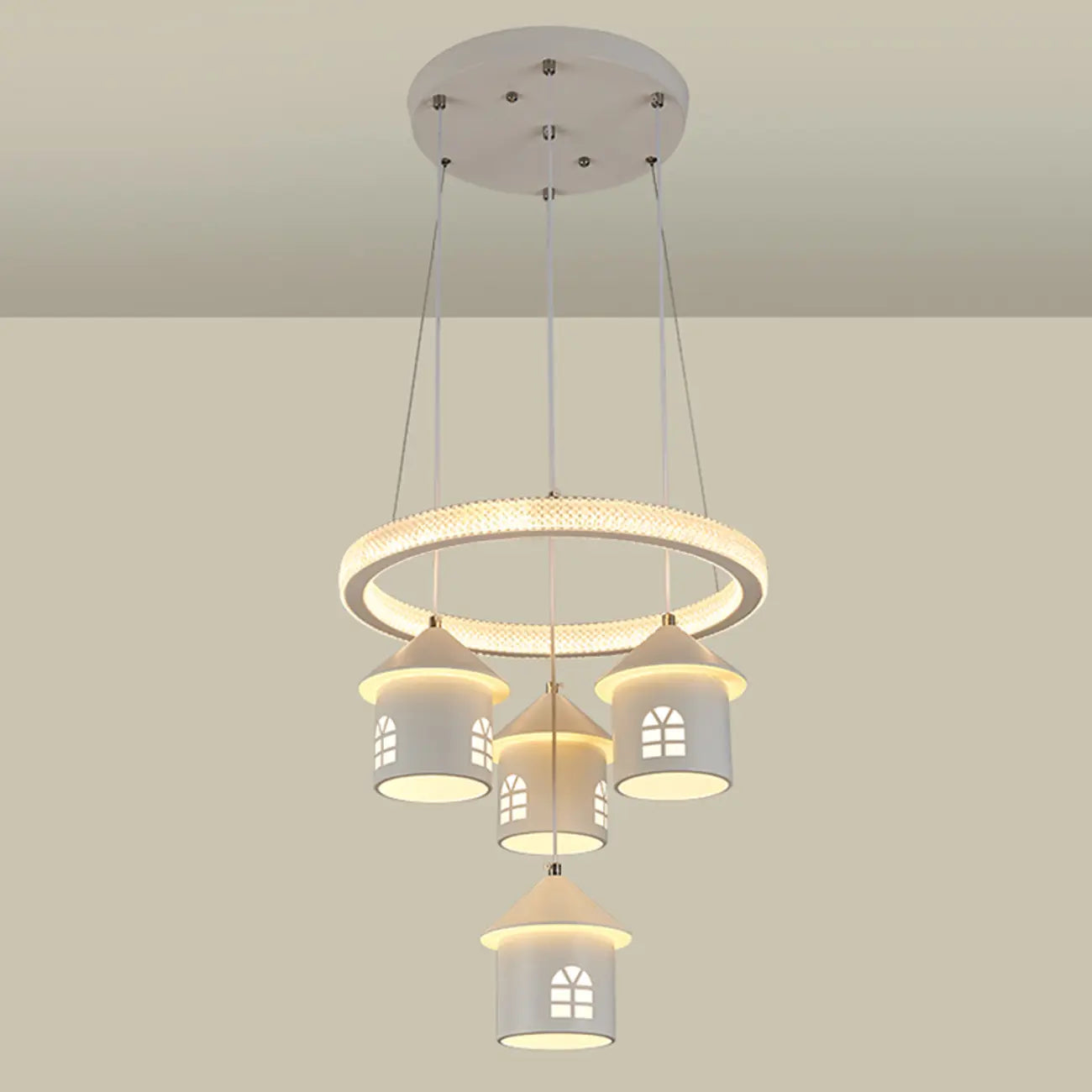Lustre moderne à 4 lumières LED au design unique.