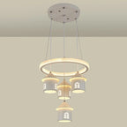 Lustre moderne à 4 lumières LED au design unique.
