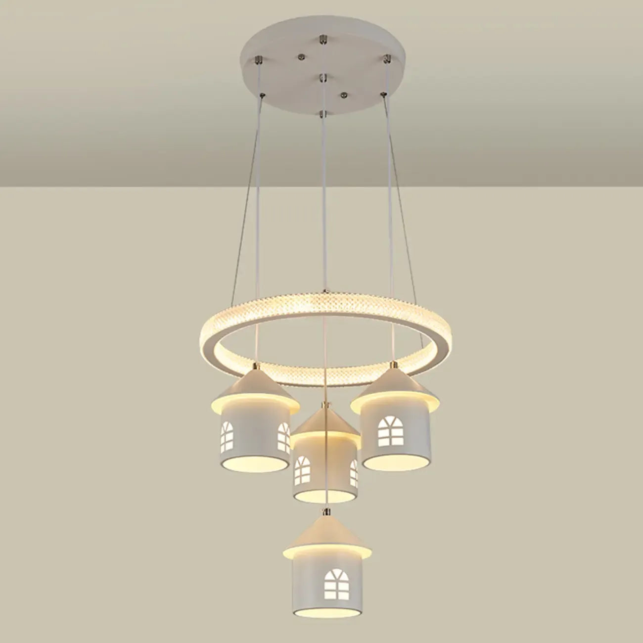 Lustre moderne à 4 lumières LED au design unique.