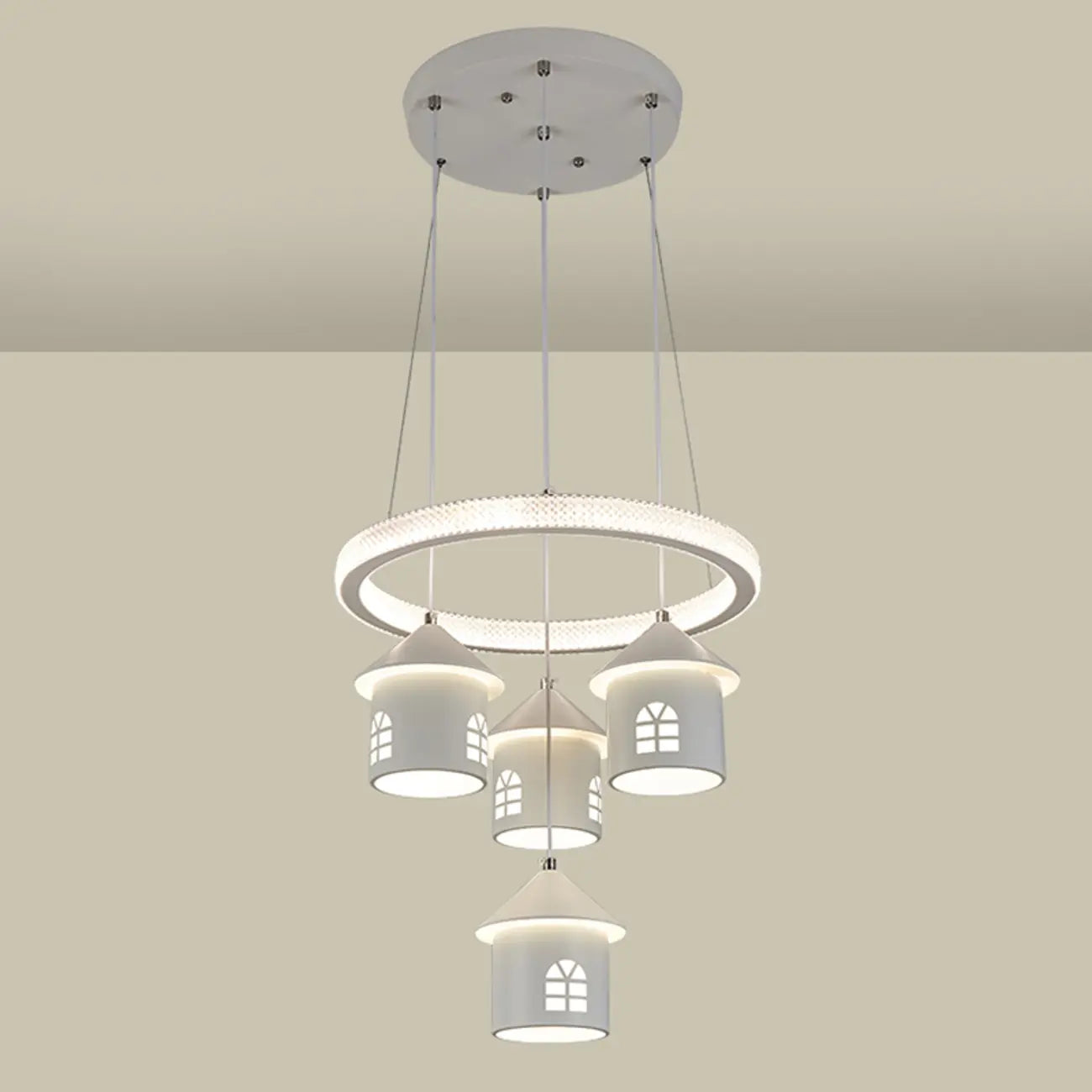 Lustre moderne à 4 lumières LED au design unique.
