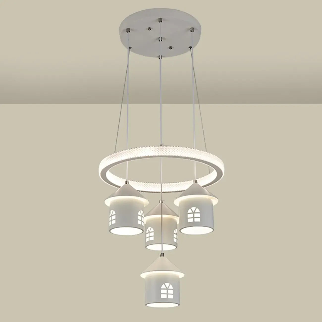 Lustre moderne à 4 lumières LED au design unique.