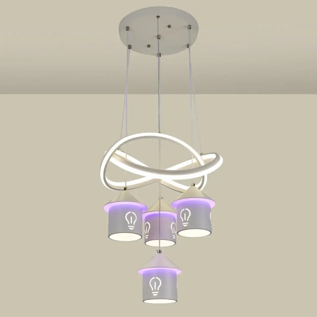 Lustre moderne à 4 lumières LED au design unique.