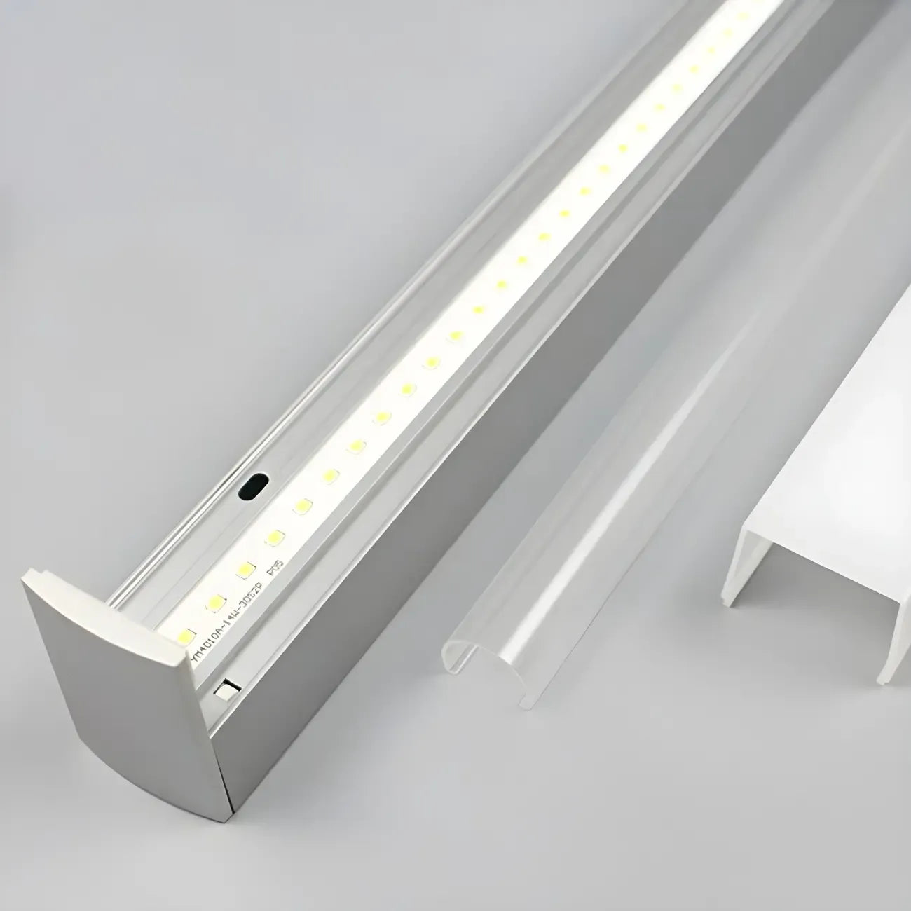 Appliques murales LED modernes pour coiffeuse avec design géométrique