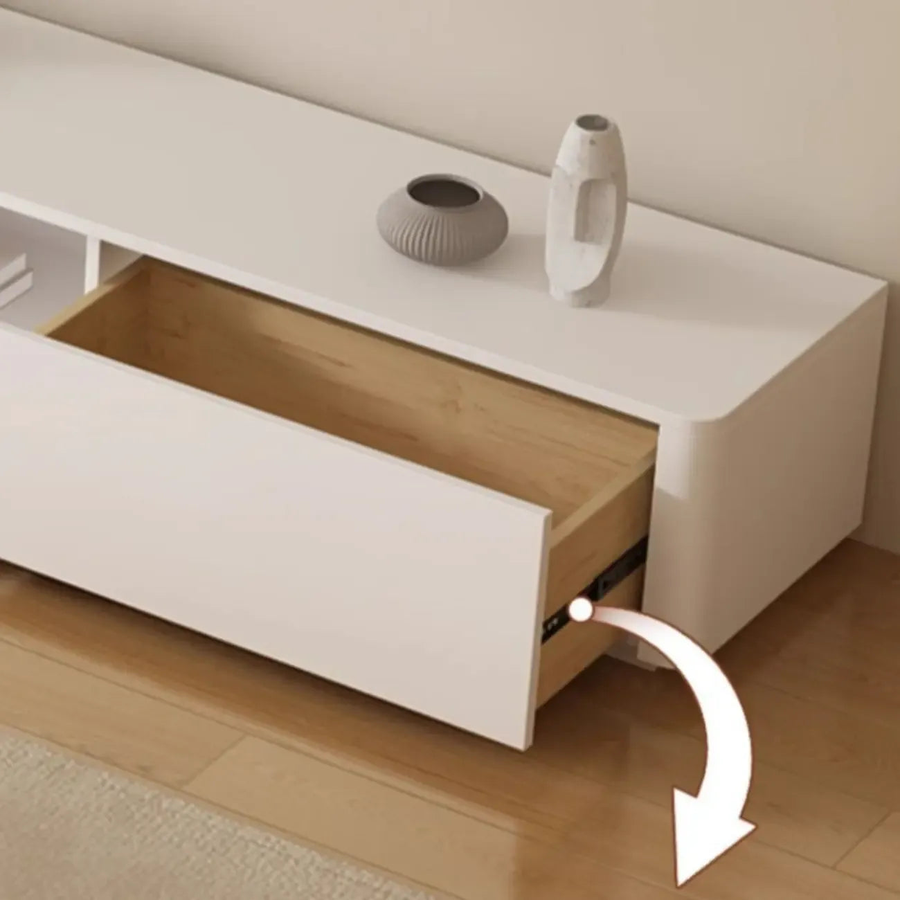 Meuble TV minimaliste en bois blanc avec gestion des câbles