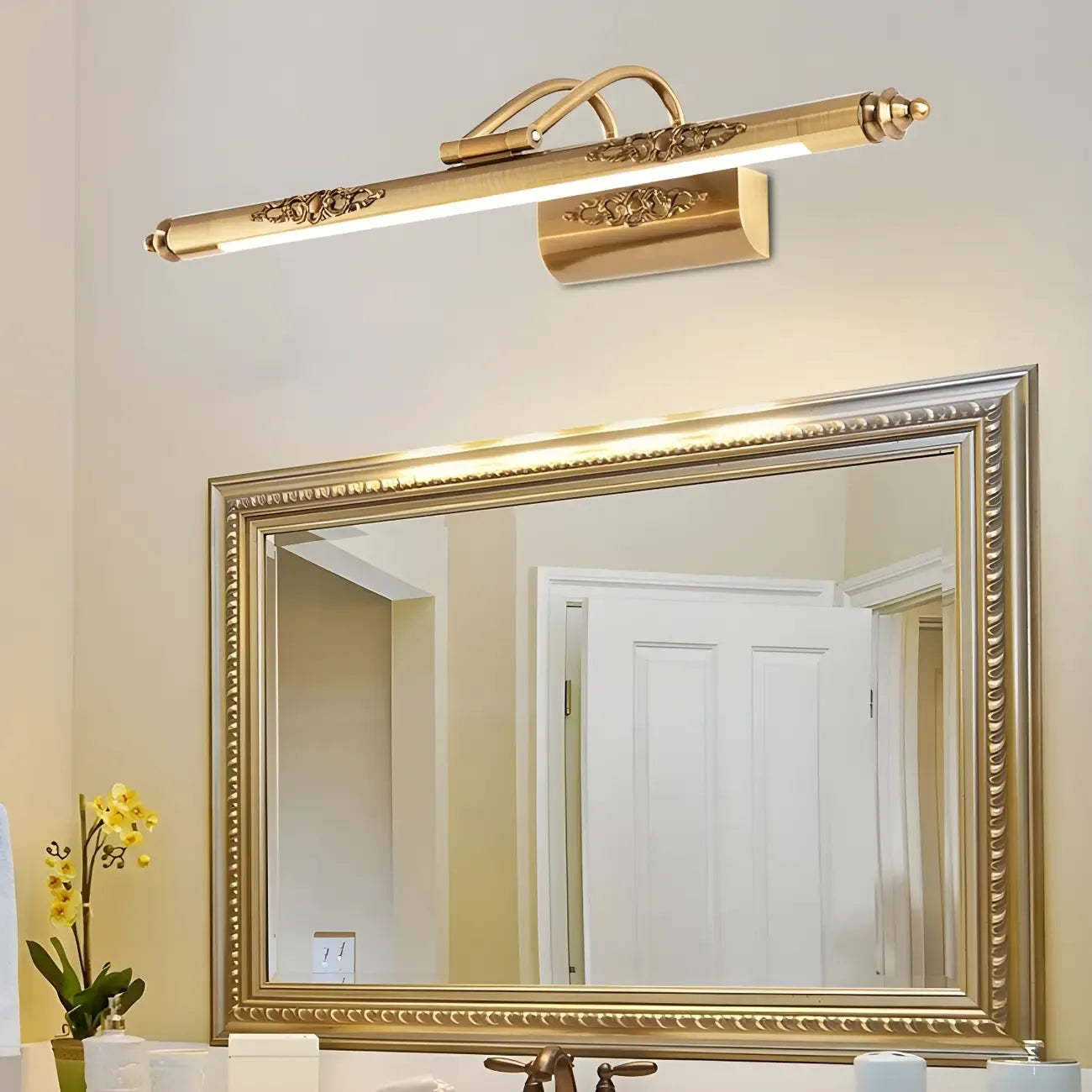 Miroir de salle de bain géométrique doré à LED avec éclairage LED intégré
